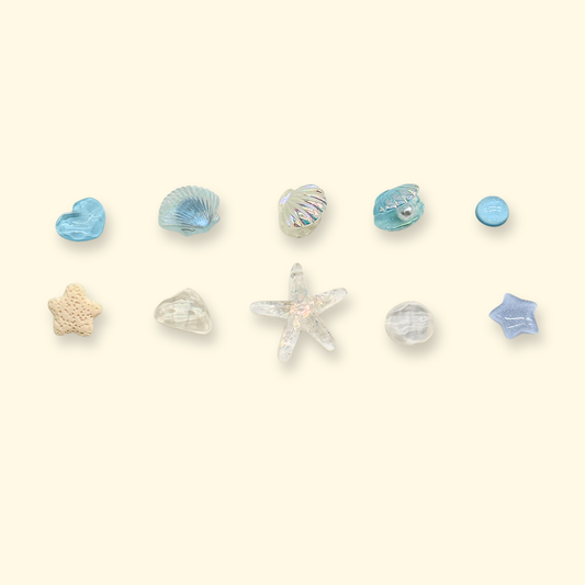 Shiny seashell charm for pet collars - Ideal for summer-inspired pet accessories